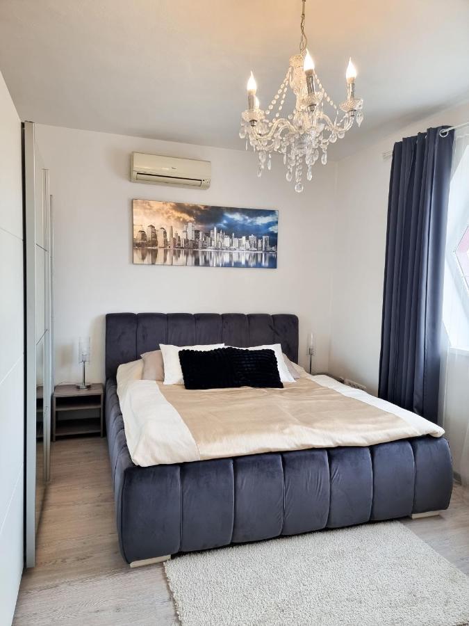 Spacious Apartment Near Hockey And Football Arena Bratislava Exterior foto